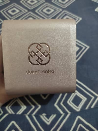 daisy Fuentes watch