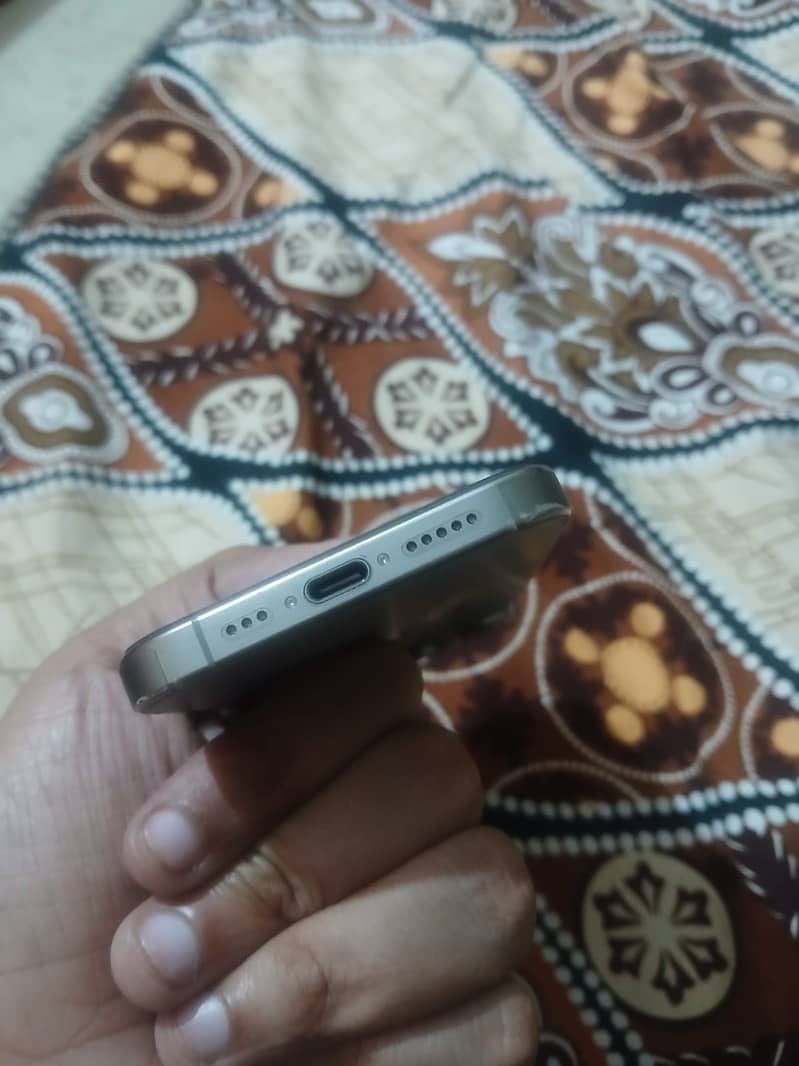 Apple iPhone 15 Pro FU 100 BH 33 Cycle - Mobile Phones - 1120572542