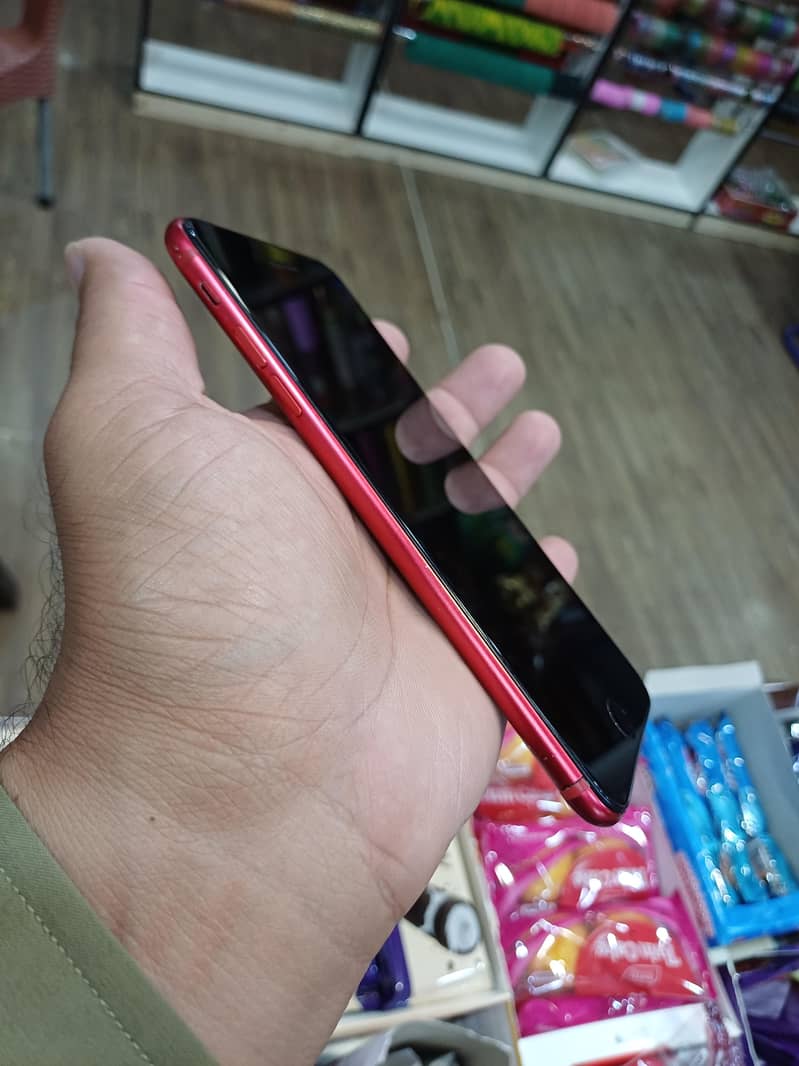 Apple iPhone 8 Plus 5