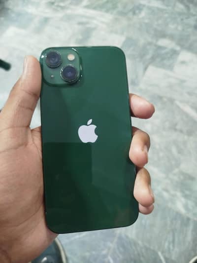 Apple iPhone 13