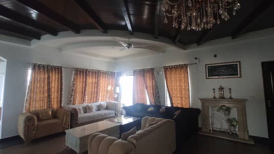 1 Kanal Upper portion Available For Rent