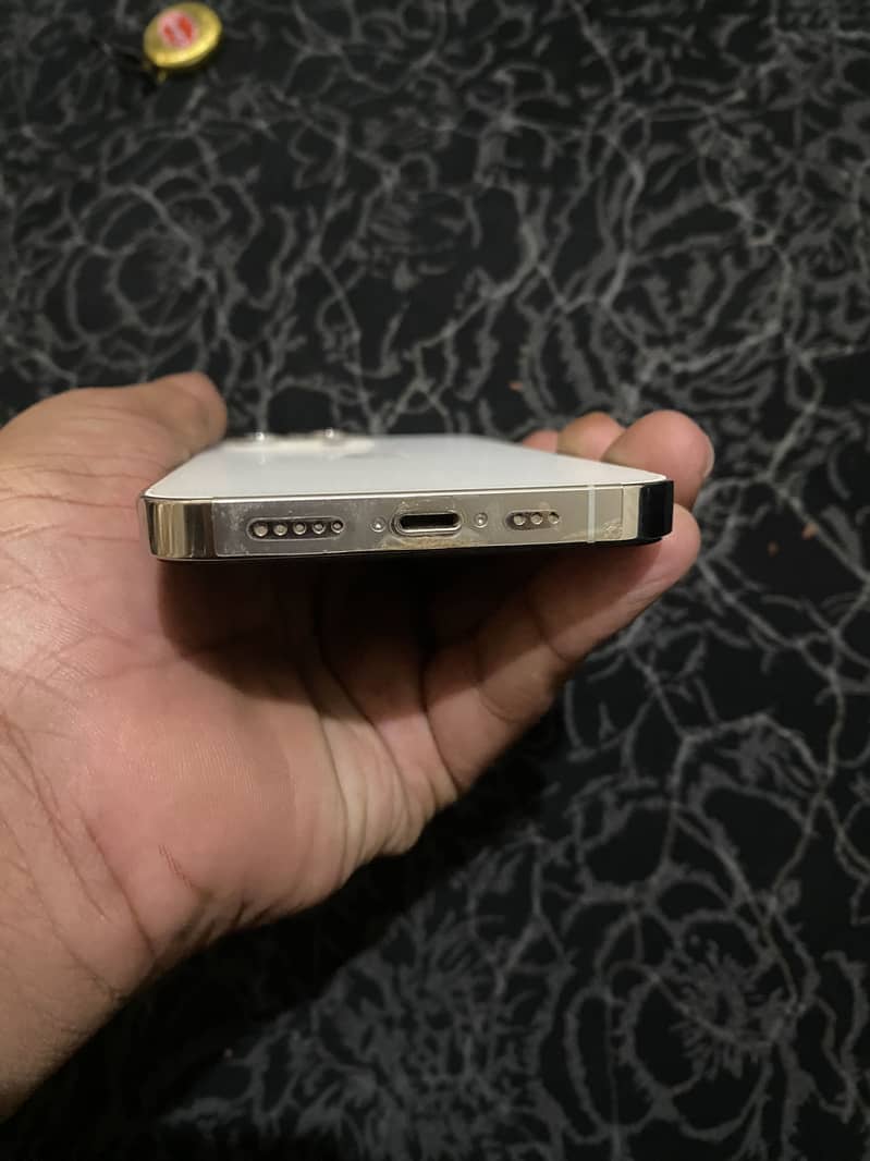 iPhone 13 Pro 2