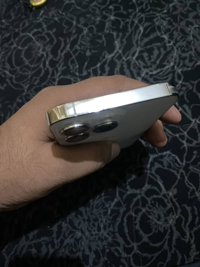 iPhone 13 Pro 5