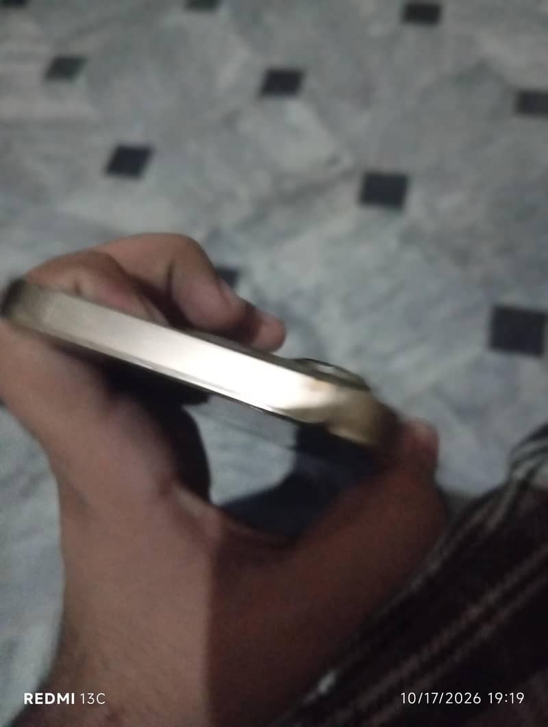Apple iPhone 13 Pro 1
