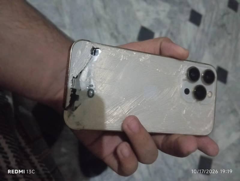 Apple iPhone 13 Pro 4