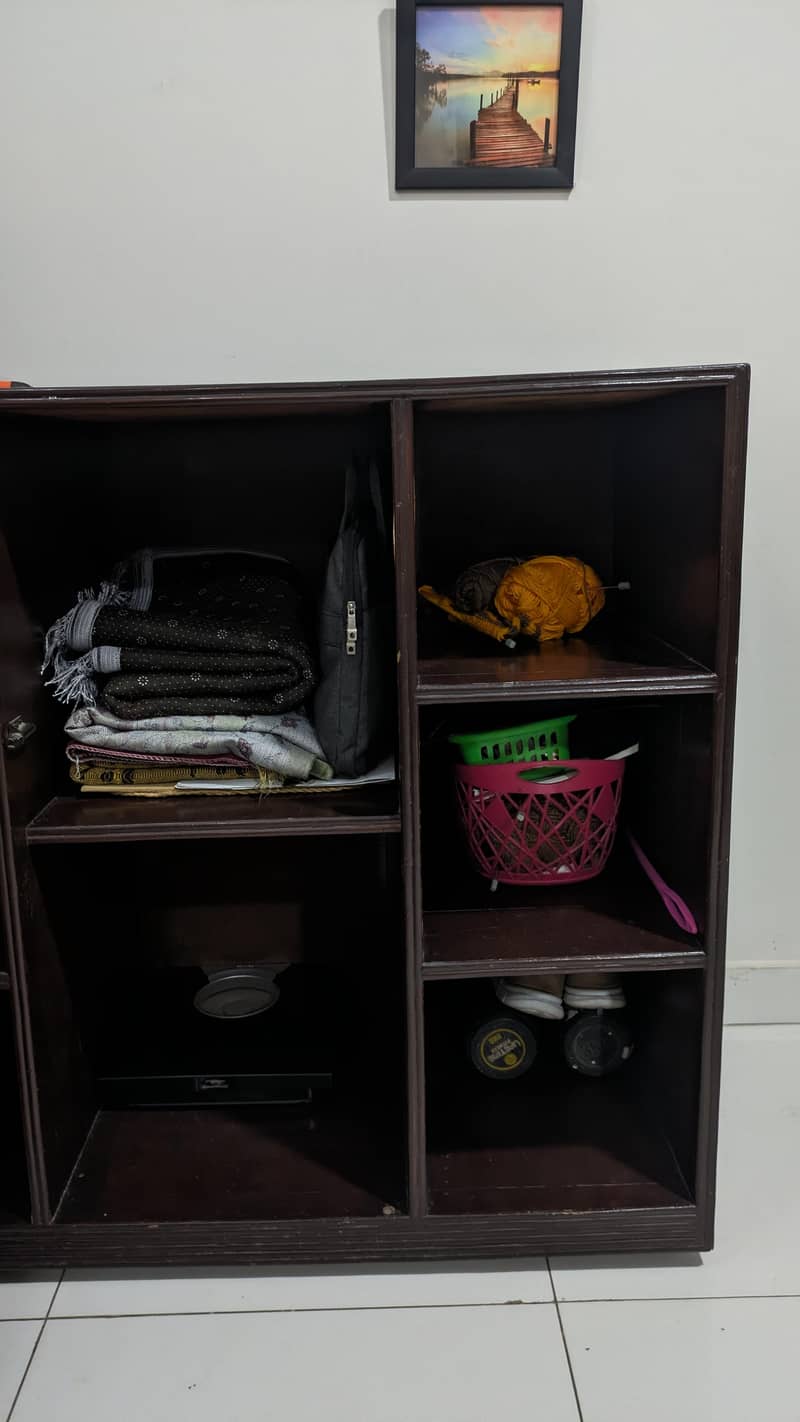 Cabinet 2
