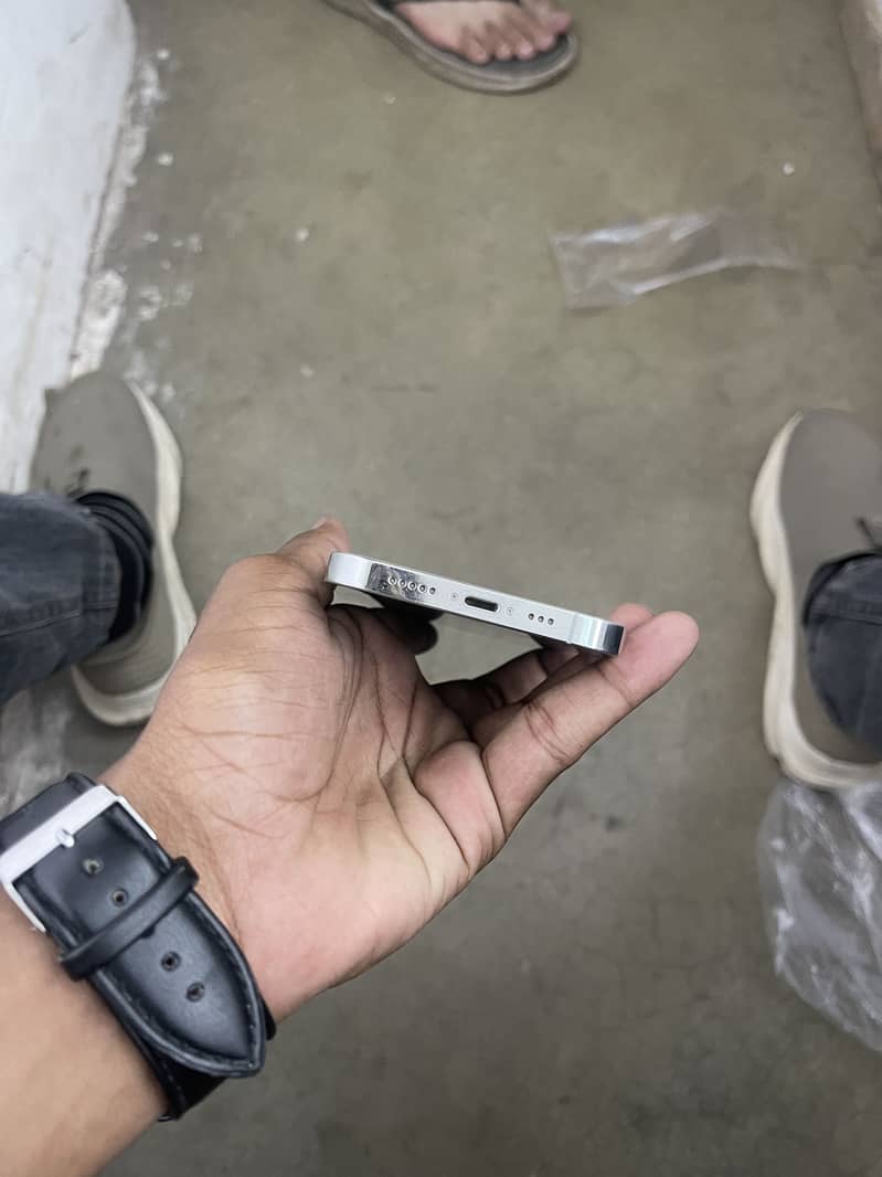 Apple iPhone 12 Pro 1