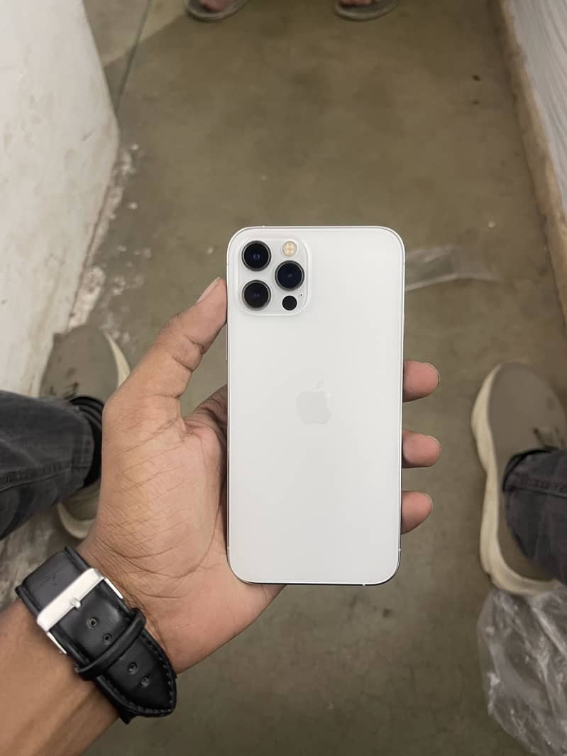 Apple iPhone 12 Pro 4