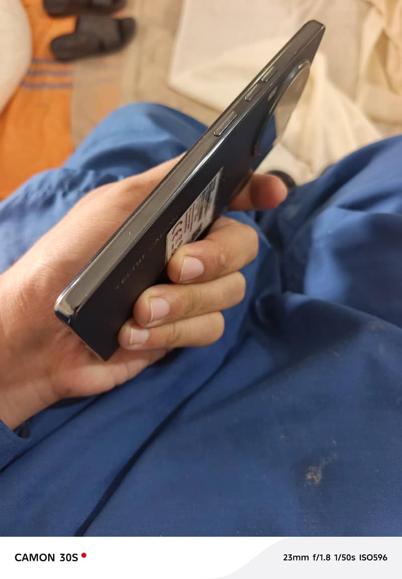 Tecno CAMON 30 1