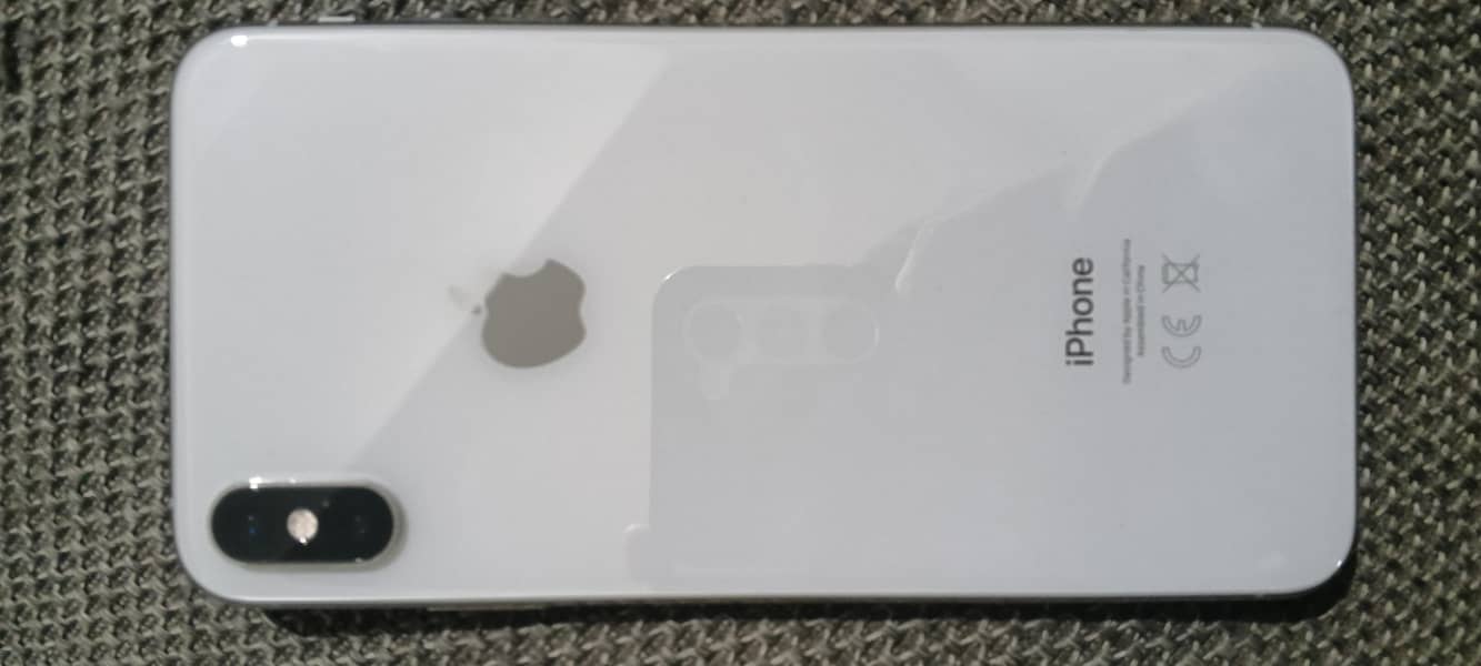 Apple iPhone Xs Max 0
