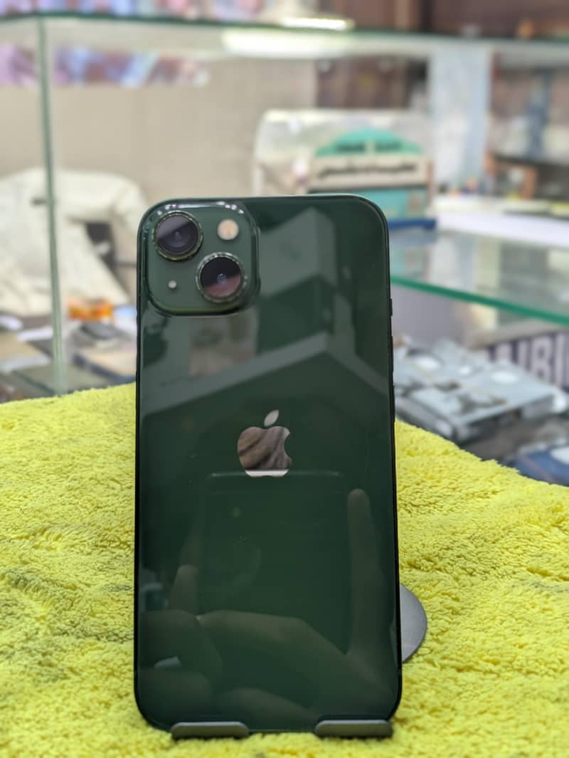 Apple iPhone 13 0