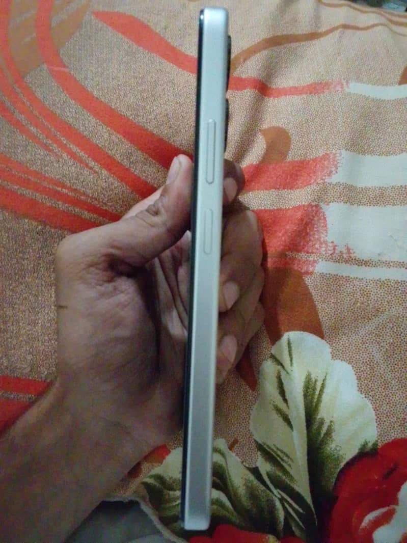 OPPO A6c 4