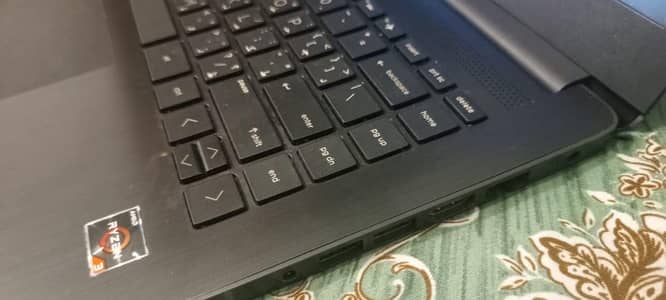Amd ryzen 3 3200u processor , Amd radeon vega 3 gpu 8gbddr 4 hp laptop