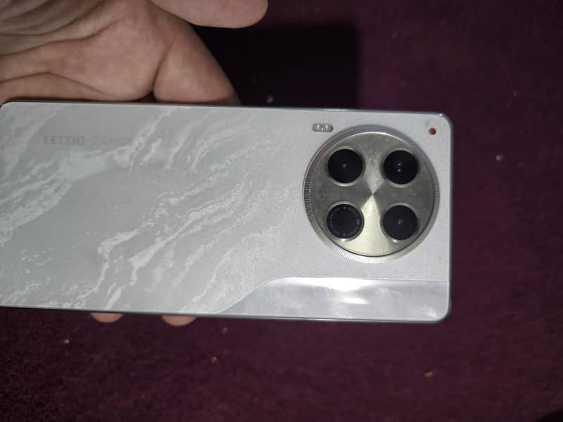 Tecno CAMON 30 0