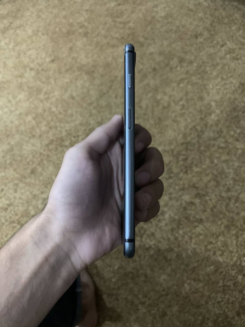 Apple iPhone 8 Plus 3