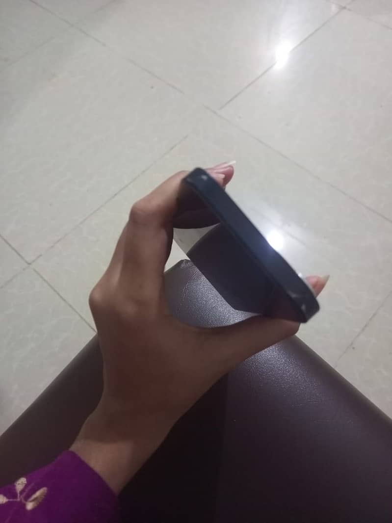 Apple iPhone 13 3