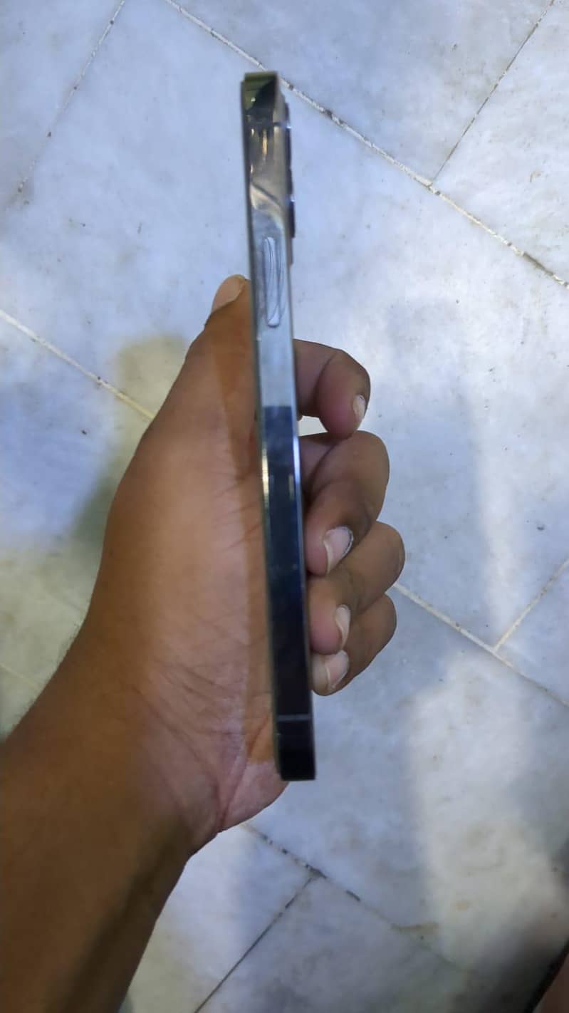 Apple iPhone 12 Pro 2