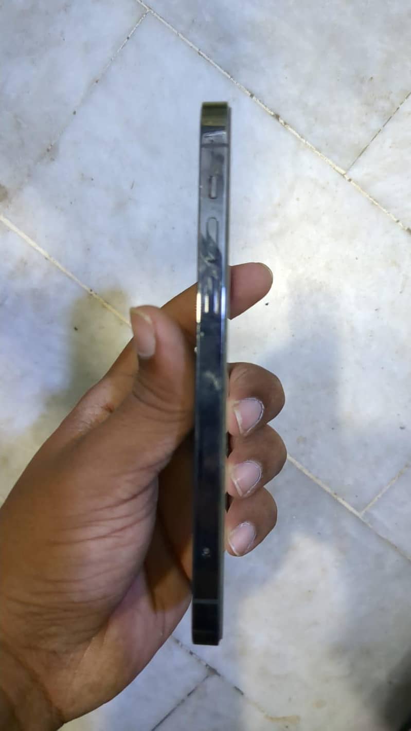 Apple iPhone 12 Pro 4