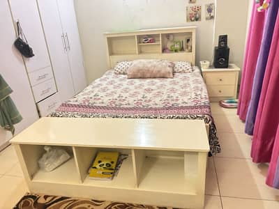 Queen size bed