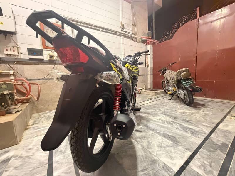Honda CB150F 2