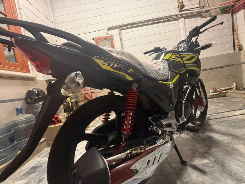 Honda CB150F 3