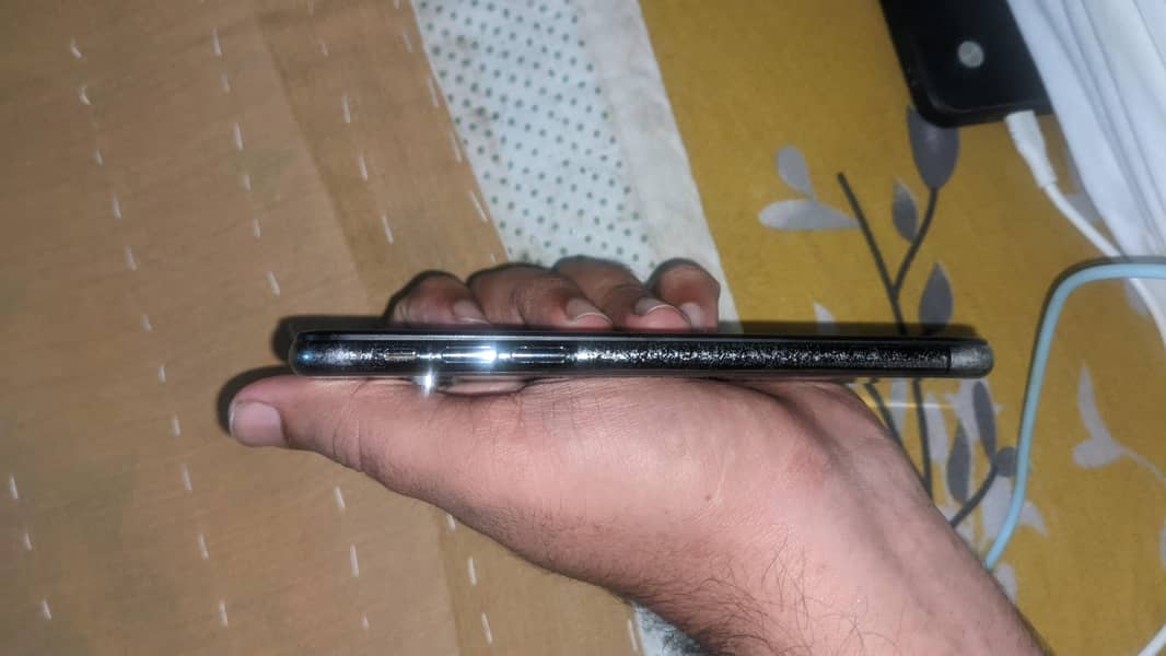 Apple iPhone XS 3