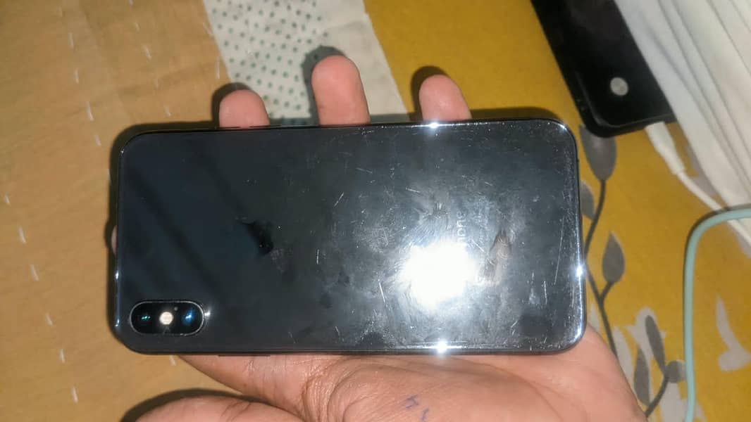 Apple iPhone XS 4