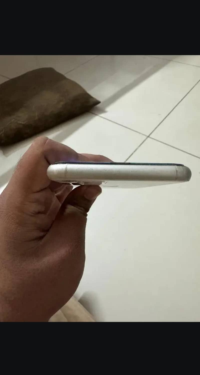 Apple iPhone 11 5