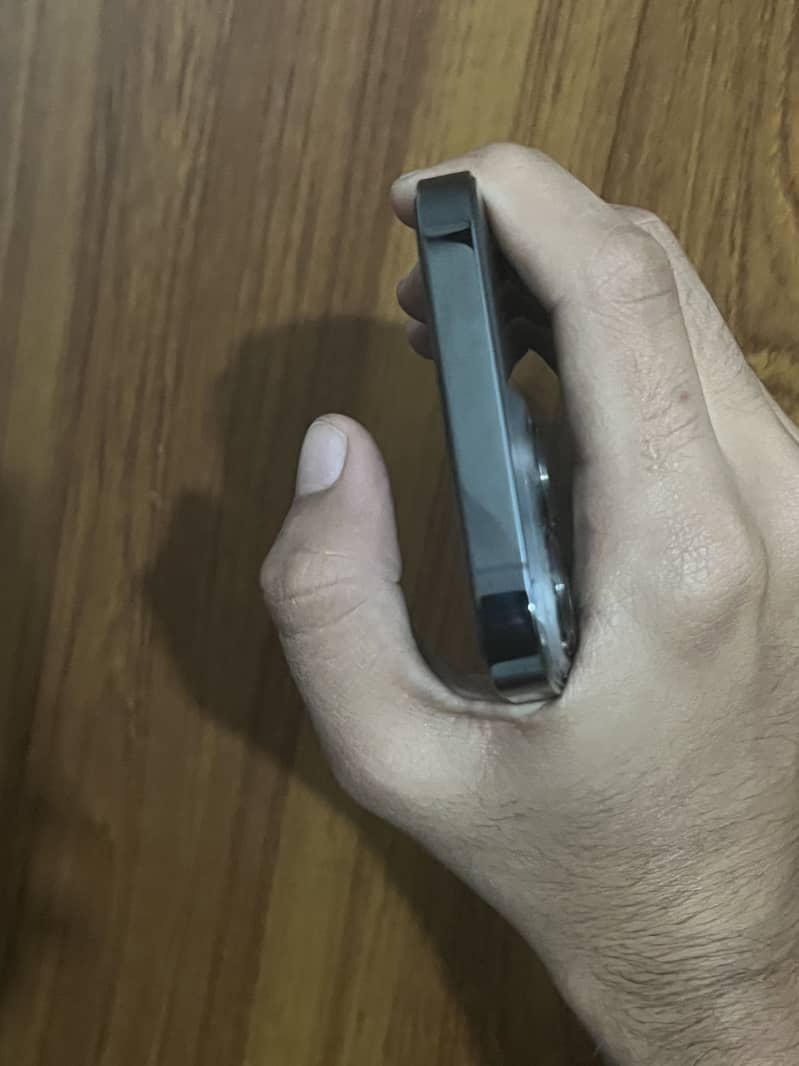 Apple iPhone 13 Pro 2