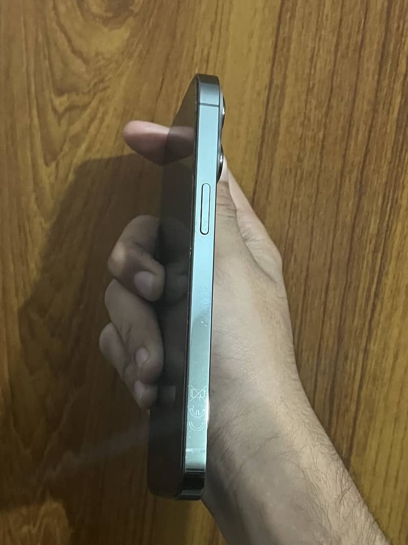 Apple iPhone 13 Pro 4