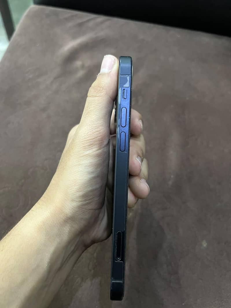 Apple iPhone 12 2