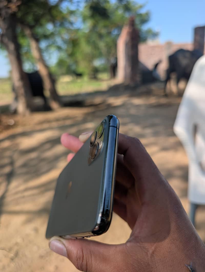 Apple iPhone 11 Pro Max 5