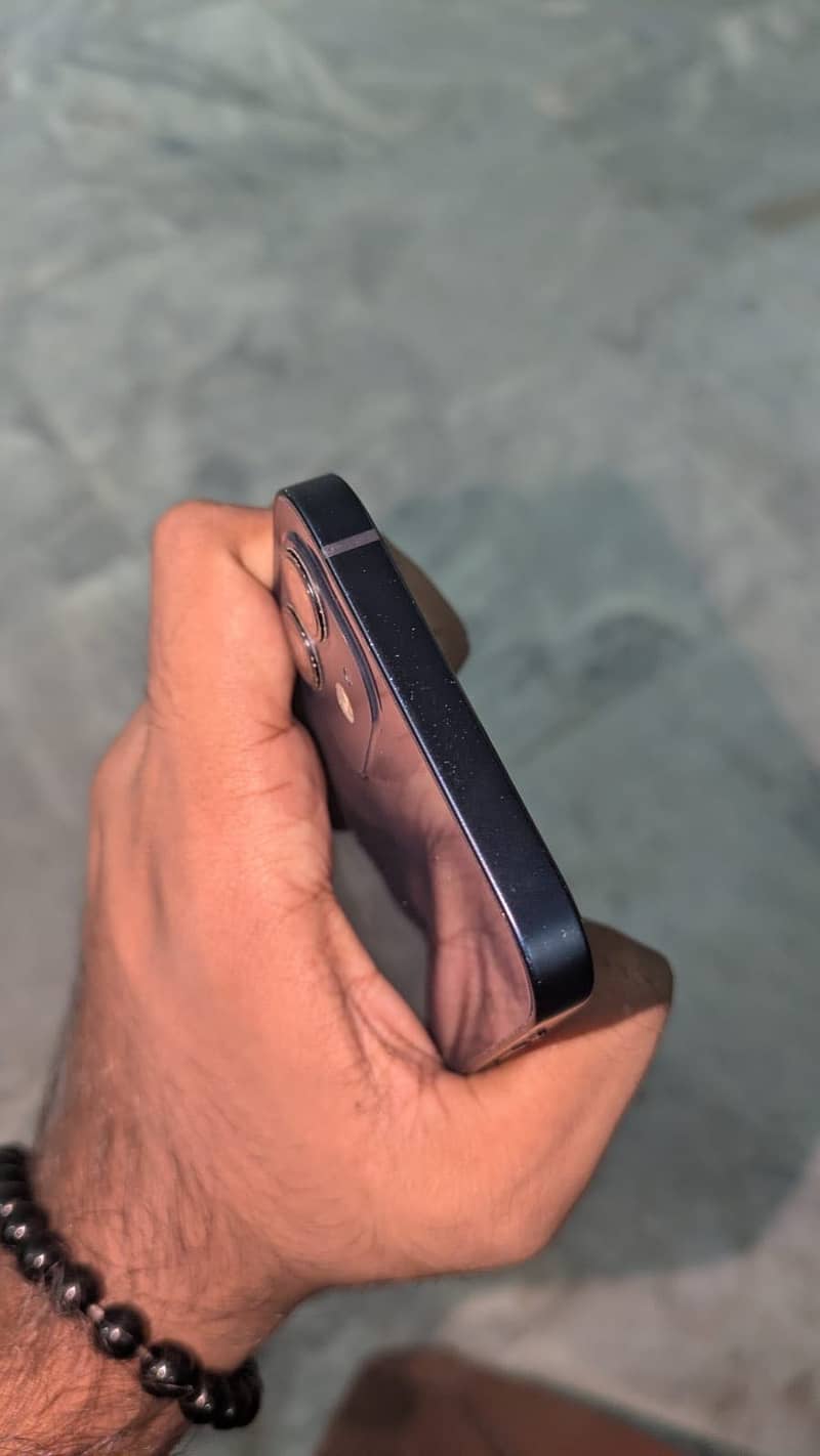 Apple iPhone 12 1