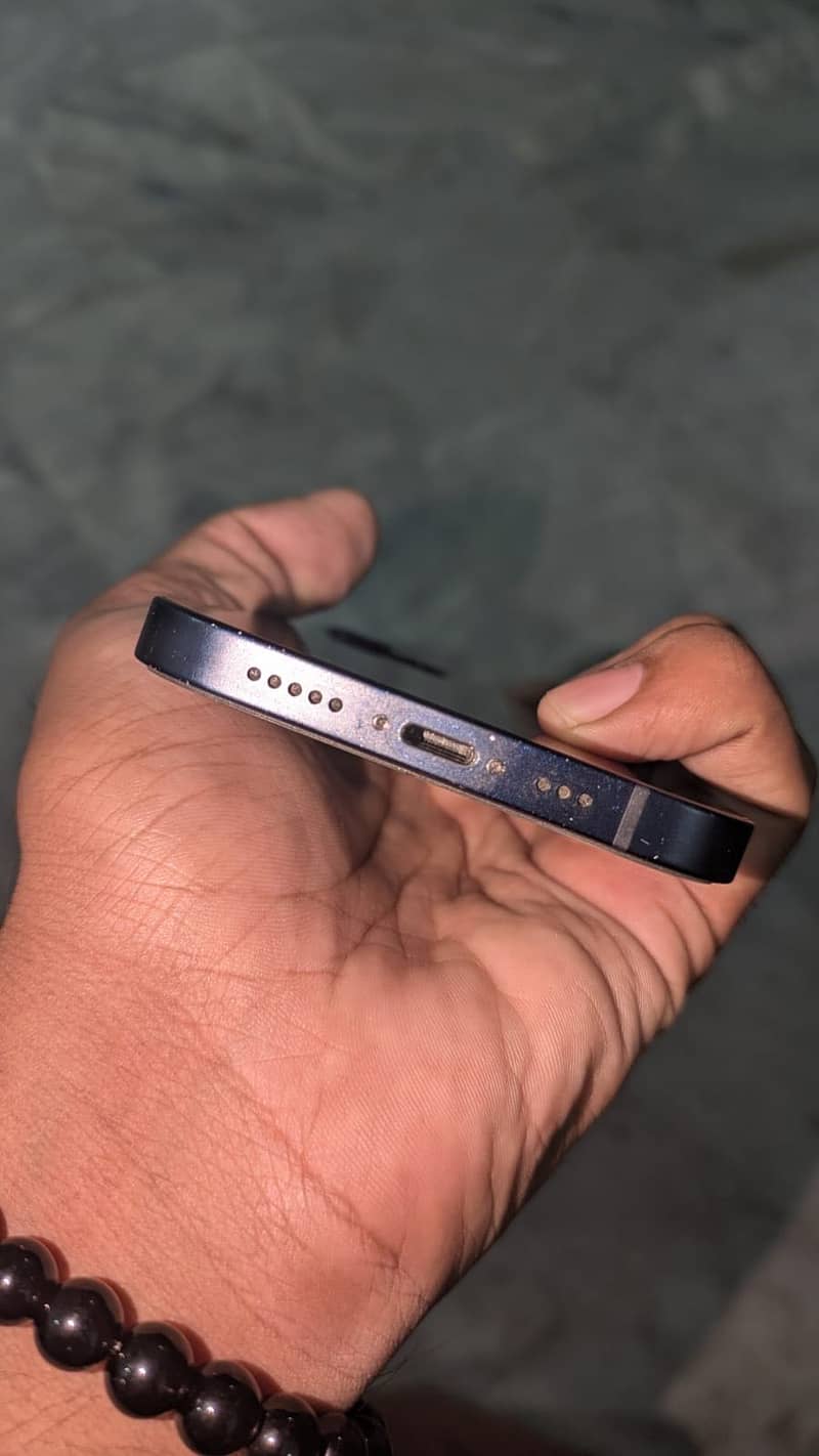 Apple iPhone 12 5