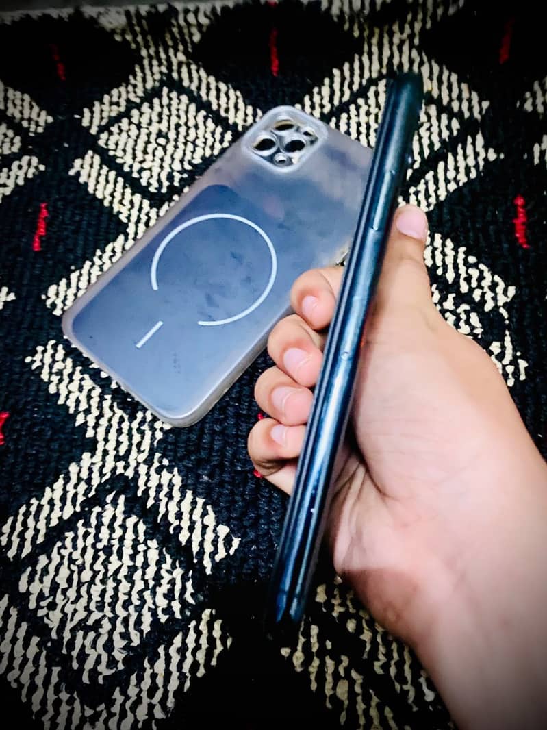 Apple iPhone 11 Pro Max 2