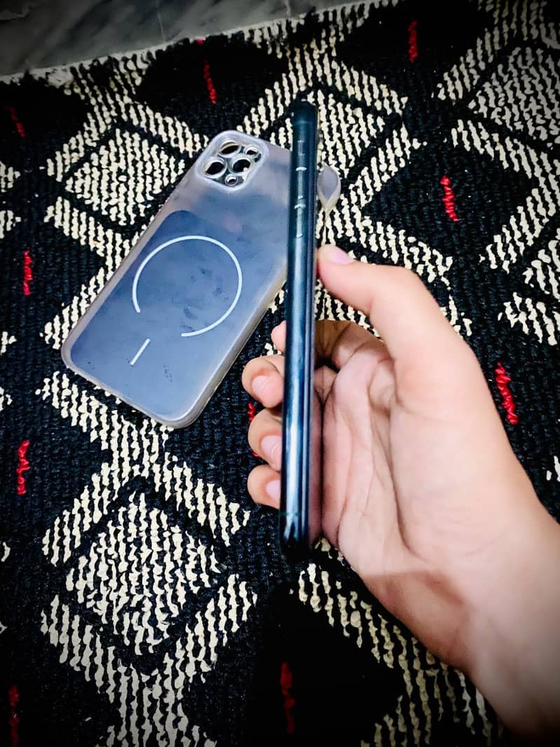 Apple iPhone 11 Pro Max 3