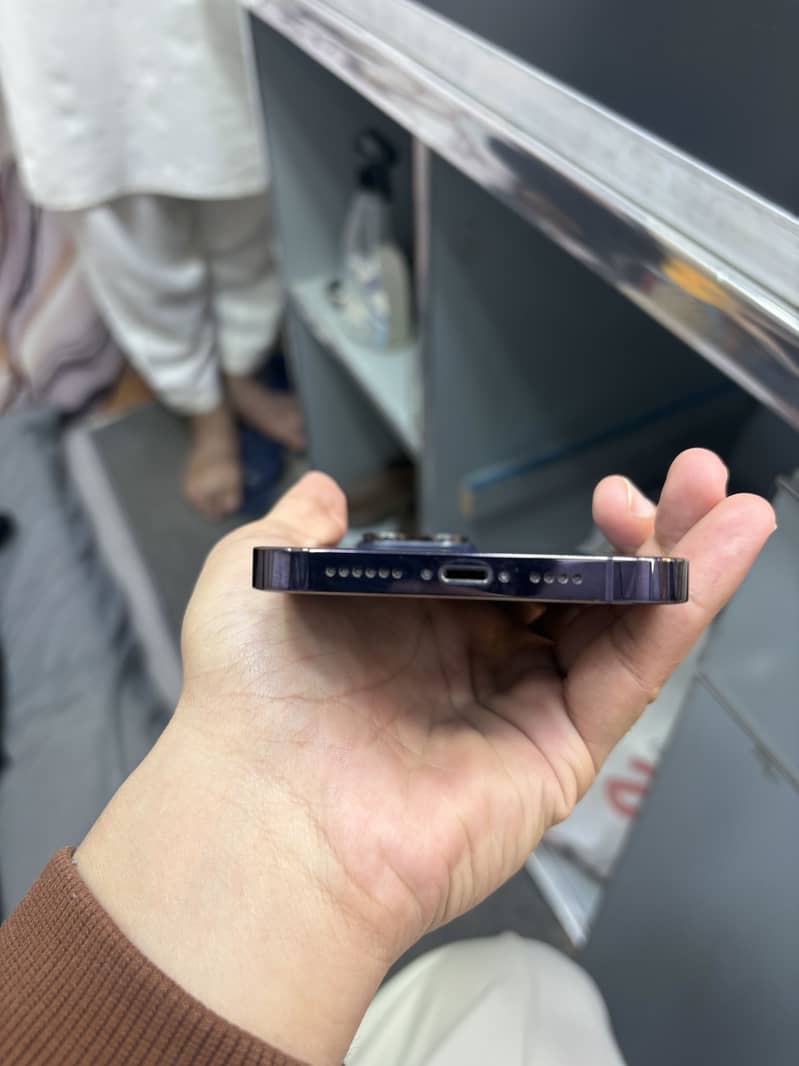 Apple iPhone 14 Pro Max 3