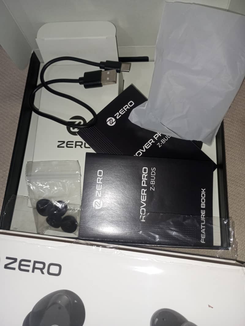 Rover Pro Earbuds Box 1