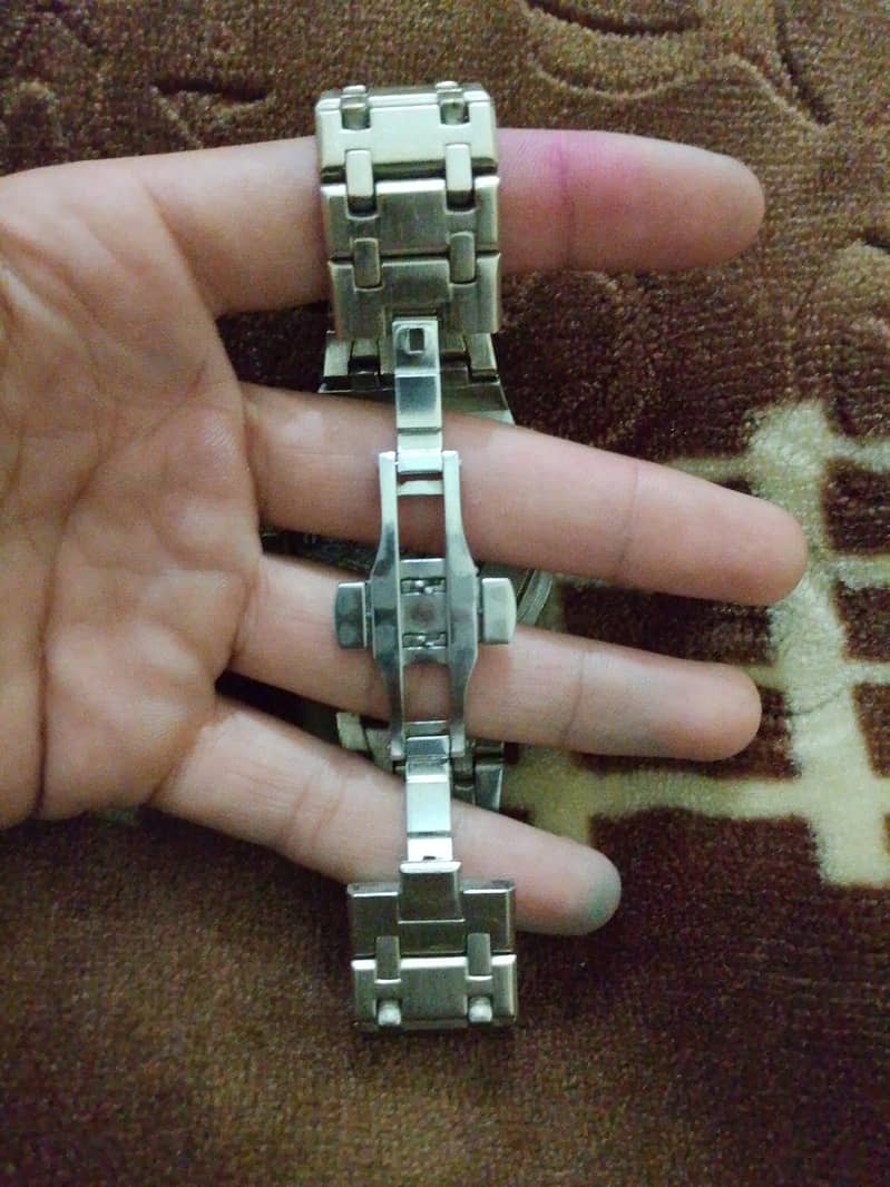 watch 1