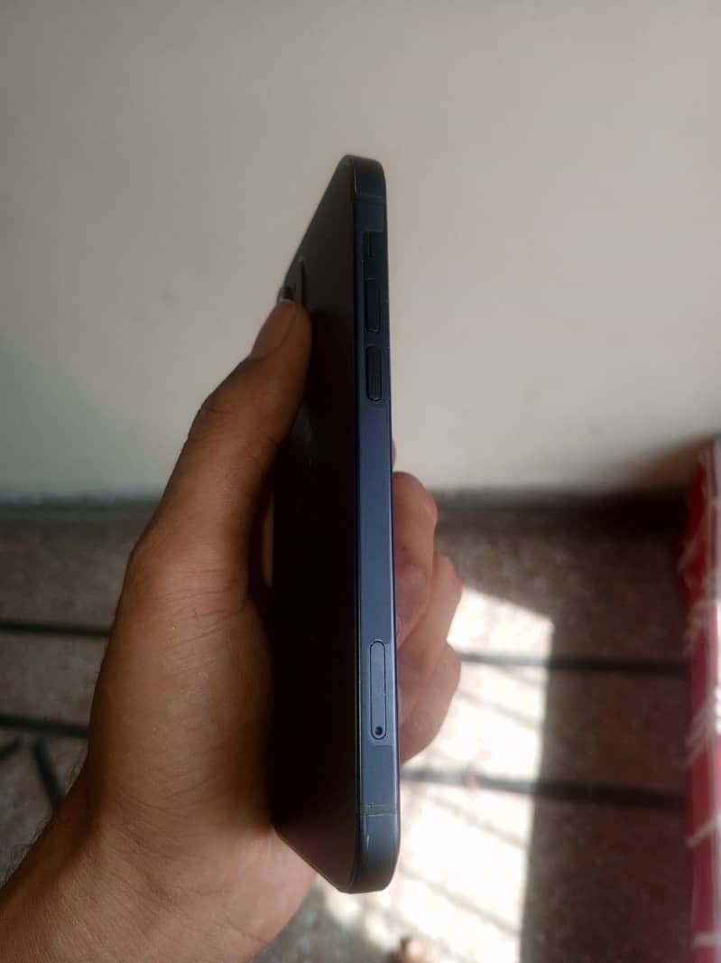 Apple iPhone 12 2
