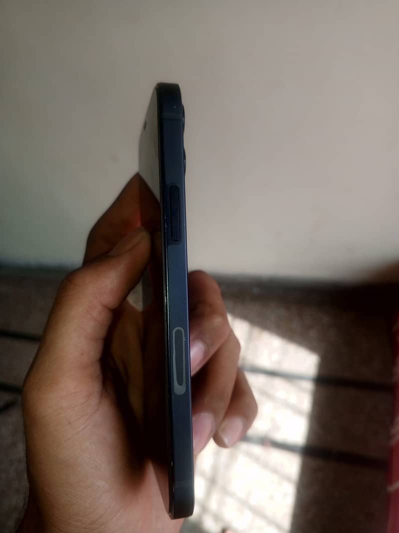 Apple iPhone 12 3