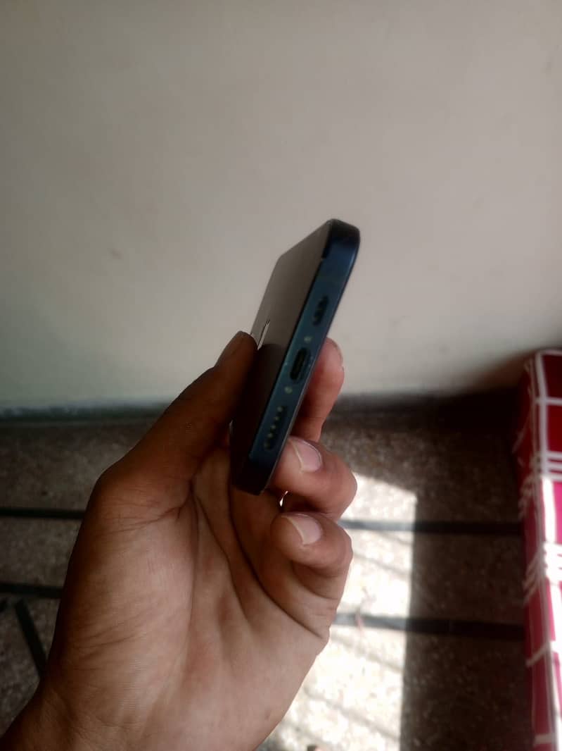 Apple iPhone 12 5