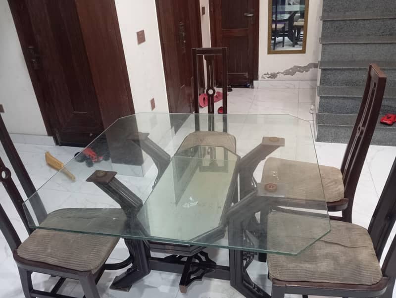 dining Table with 6 chairs 0