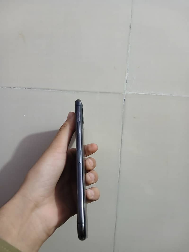 Apple iPhone 11 Pro Max 3