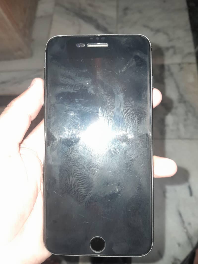 Apple iPhone 8 Plus 0