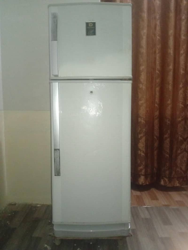 Dawlance medium size fridge 0