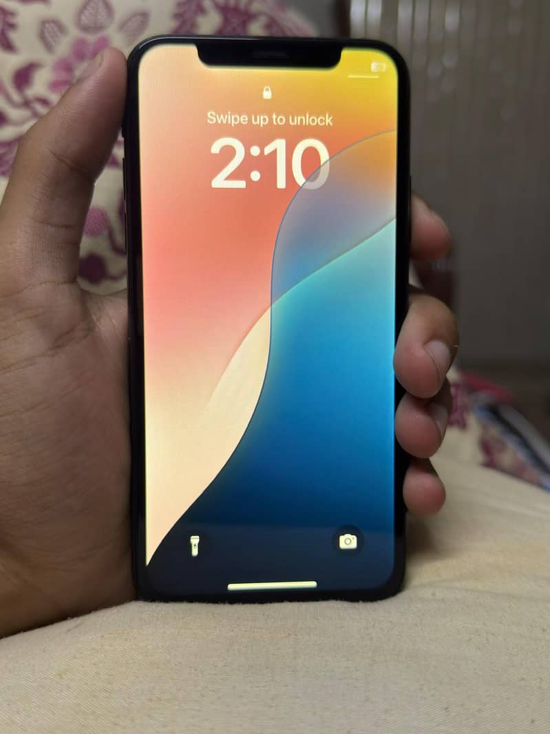 Apple iPhone XS 1