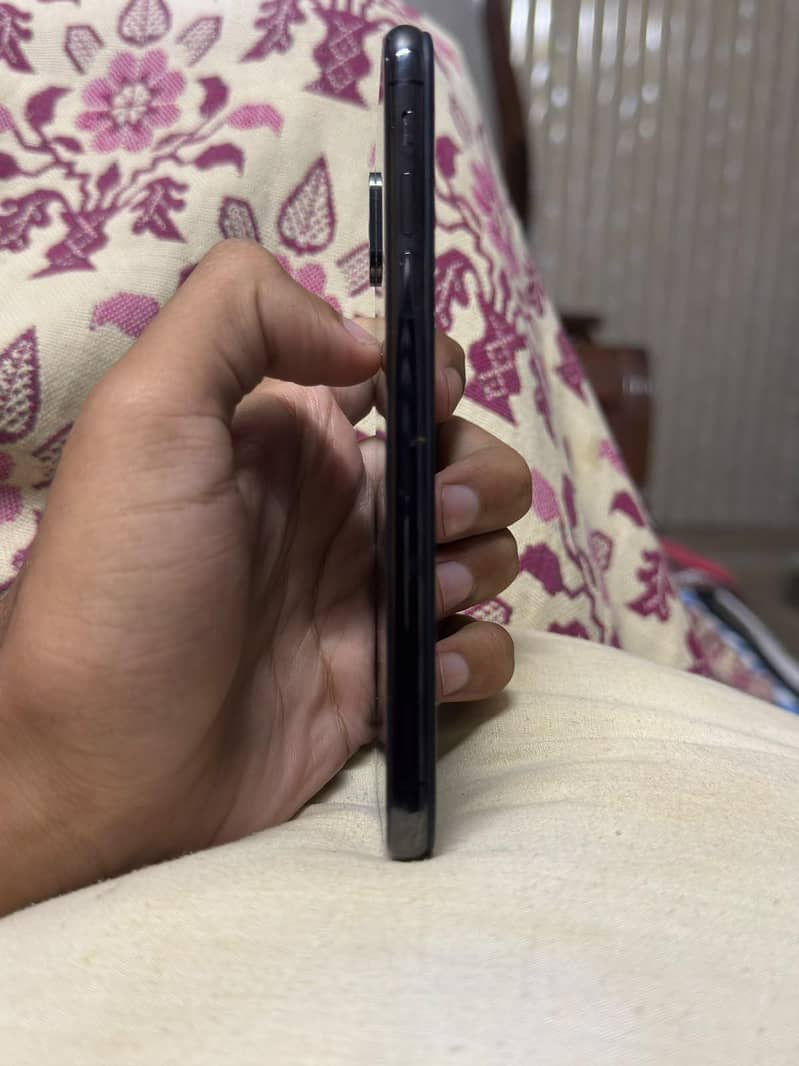 Apple iPhone XS 3