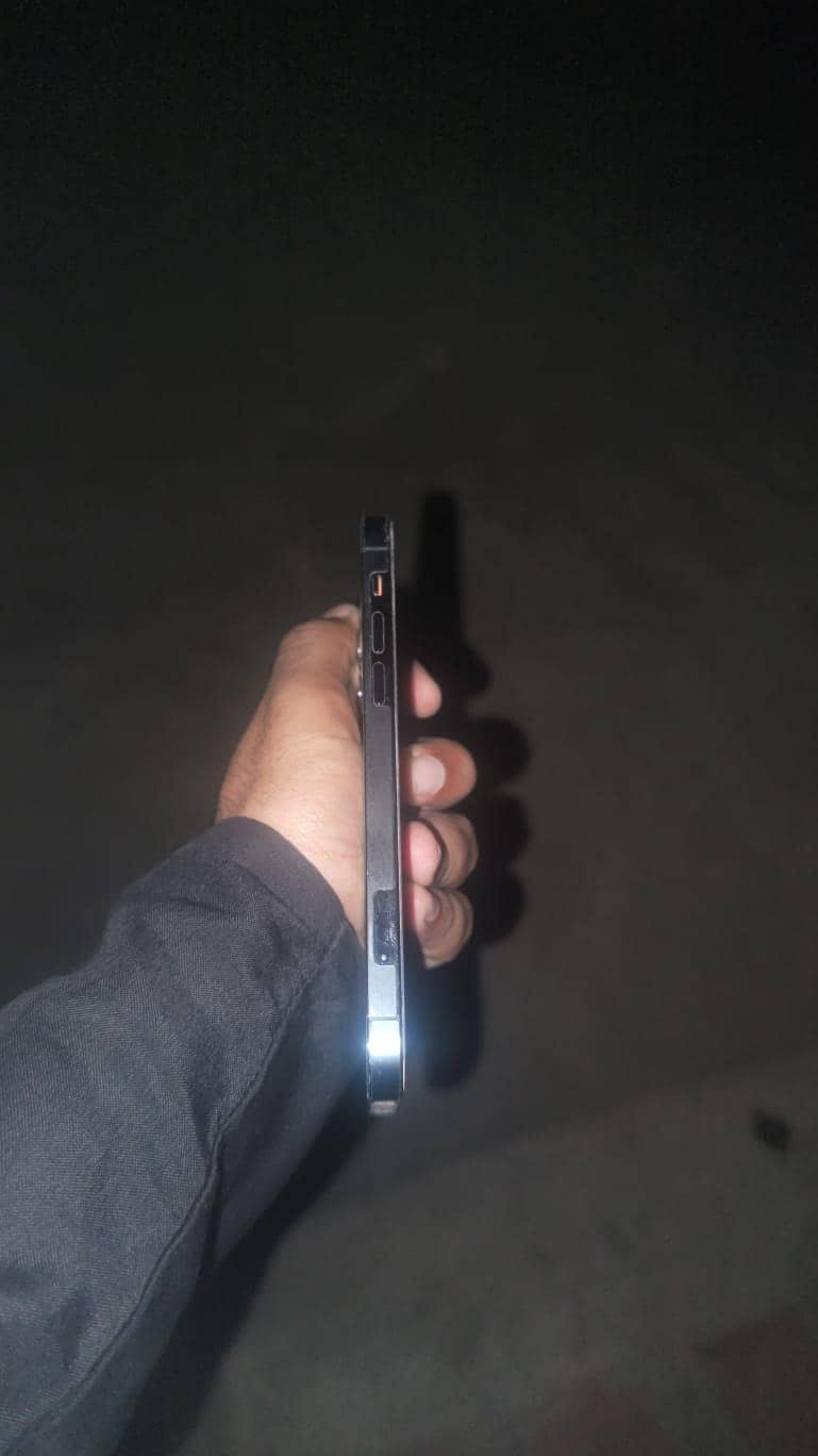 Apple iPhone 12 Pro 2