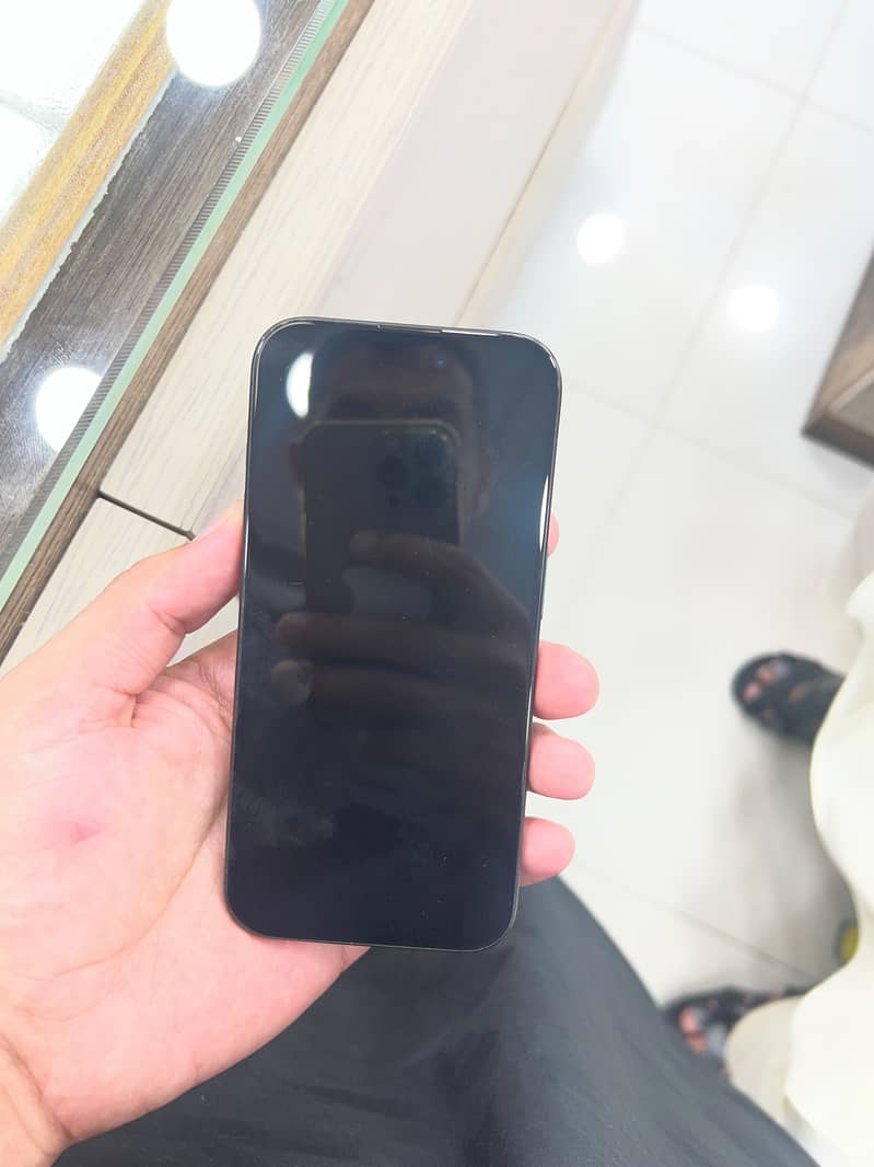 Apple iPhone 15 4
